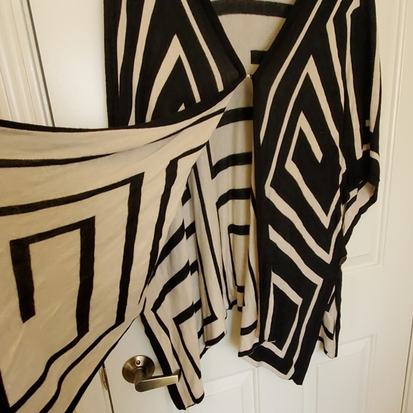 Poncho - Picture 3 of 3